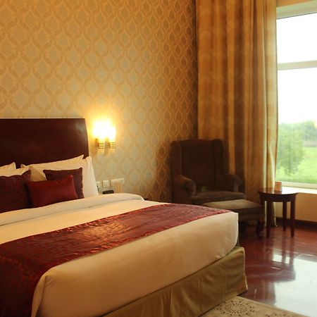 Hotel Ramada By Wyndham Jaipur Jaisinghpura Esterno foto