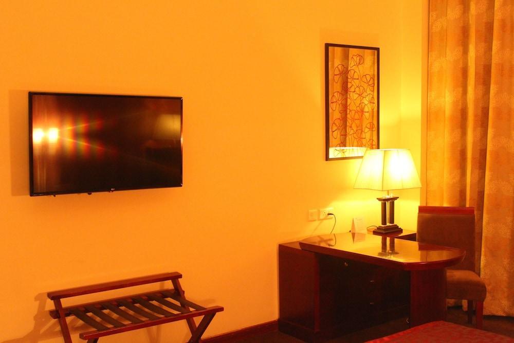 Hotel Ramada By Wyndham Jaipur Jaisinghpura Esterno foto