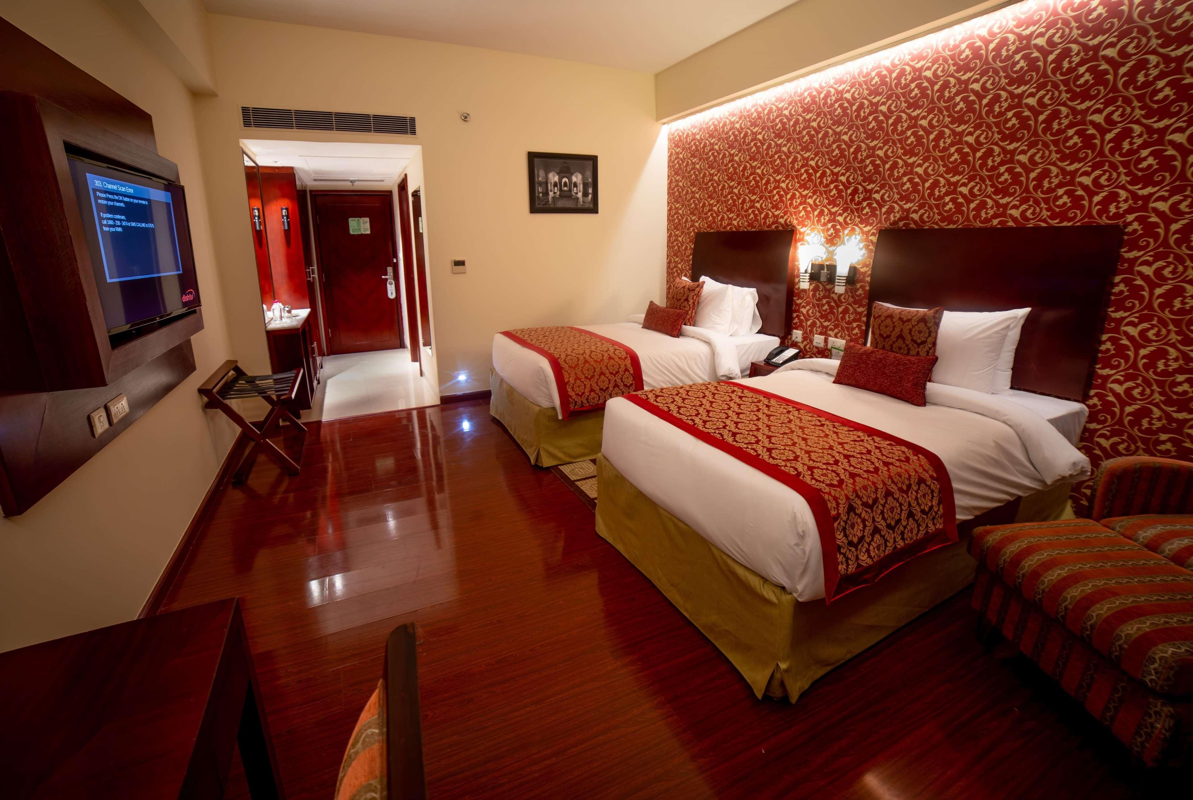 Hotel Ramada By Wyndham Jaipur Jaisinghpura Esterno foto